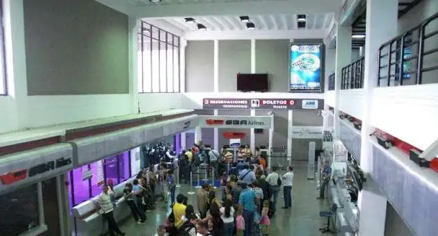Aeropuerto Internacional Arturo Michelena - vista del aeropuerto