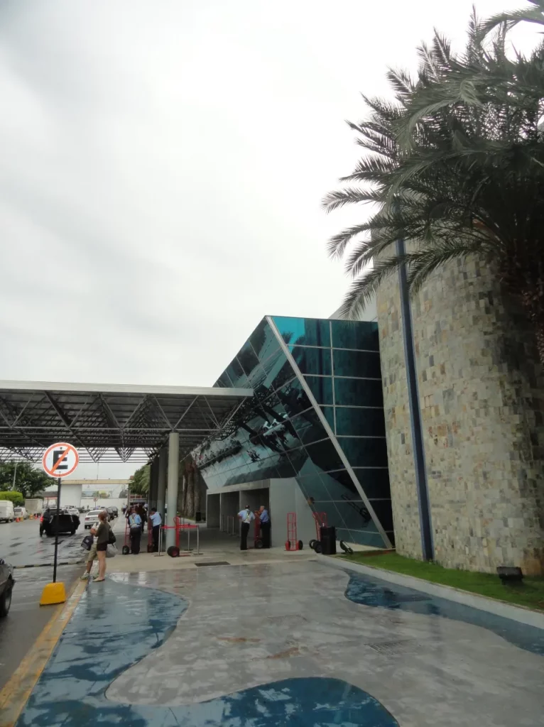 Aeropuerto Internacional del Caribe Santiago Mariño - vista del aeropuerto