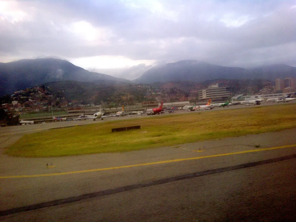 Aeropuerto Internacional Simón Bolívar de Maiquetía - terminal y servicios