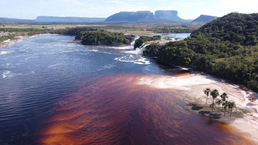 Kamarata y el valle del Auyantepui — fotografía editorial 1